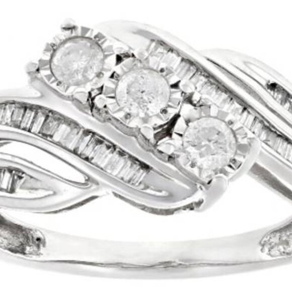 New in Box 10k White Gold 3 Stone Diamond Ring Size  7 - Picture 5 of 7